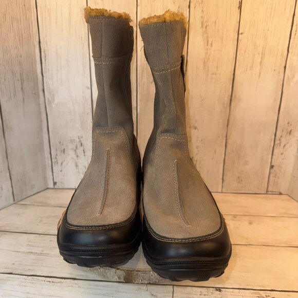 Clarks Andes Fortune Boots Womens 9.5 Gray Suede Leather Side Zip Fleece Lined - Picture 2 of 8